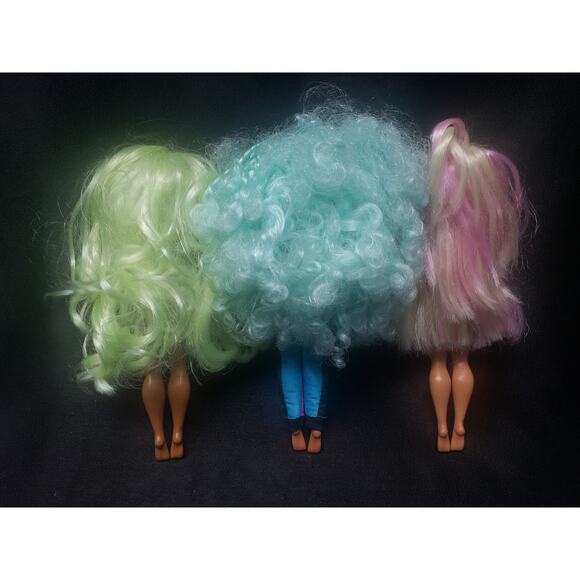 MGA Entertainment LOL Lady Diva, Winter Chill Icy Gurl Candylicious Fashion Doll - Picture 6 of 7